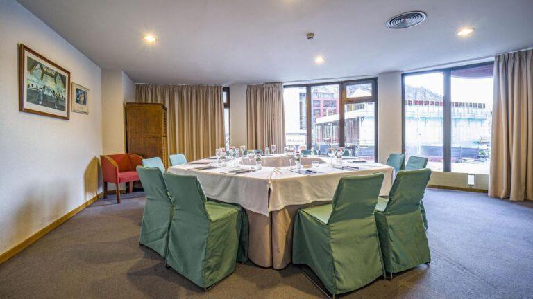 roc-blanc-hotel-andorre-1lieu1salle-seminaires.jpg