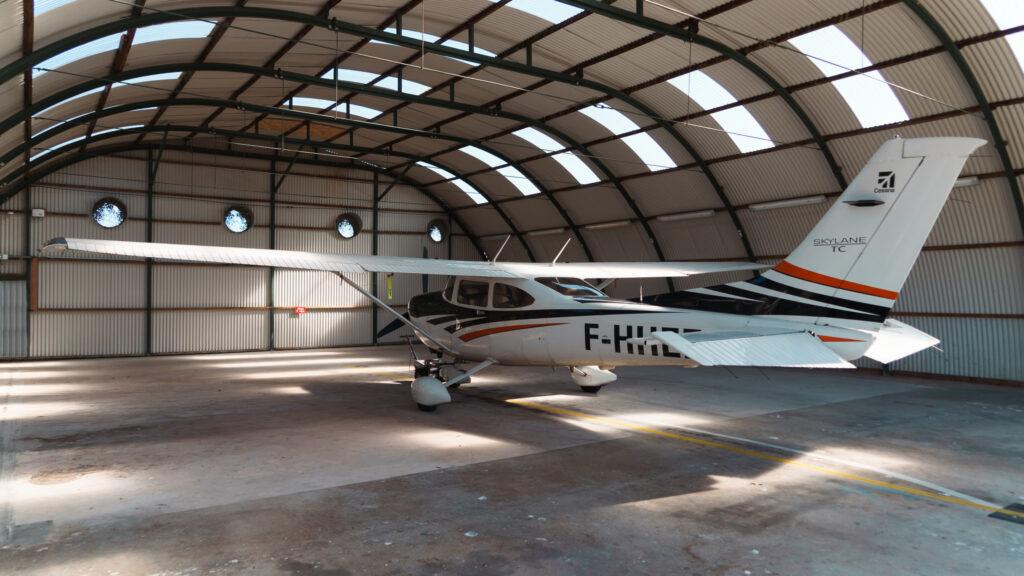 YE-Hangar-mars-2025-10-scaled-1.jpg