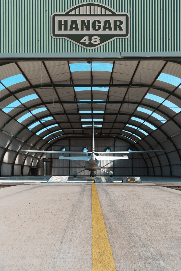 YE-Hangar-mars-2025-16-scaled-1.png