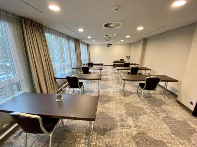 crowne-plaza-hambourg-alster-1lieu1salle-reunions.jpg