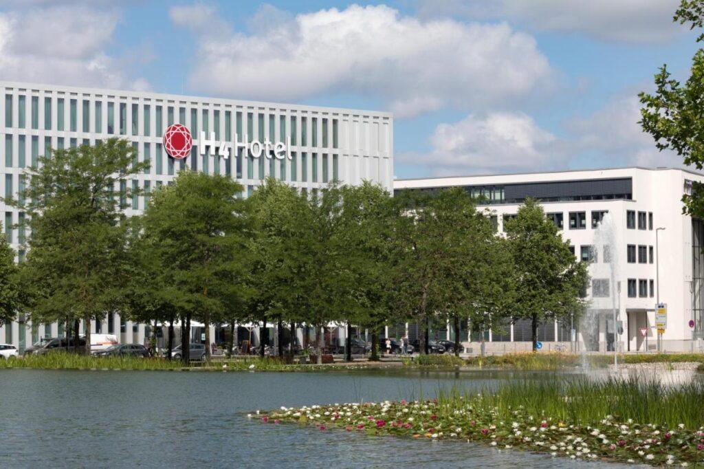 h4-munchen-messe-1lieu1salle-event.jpg