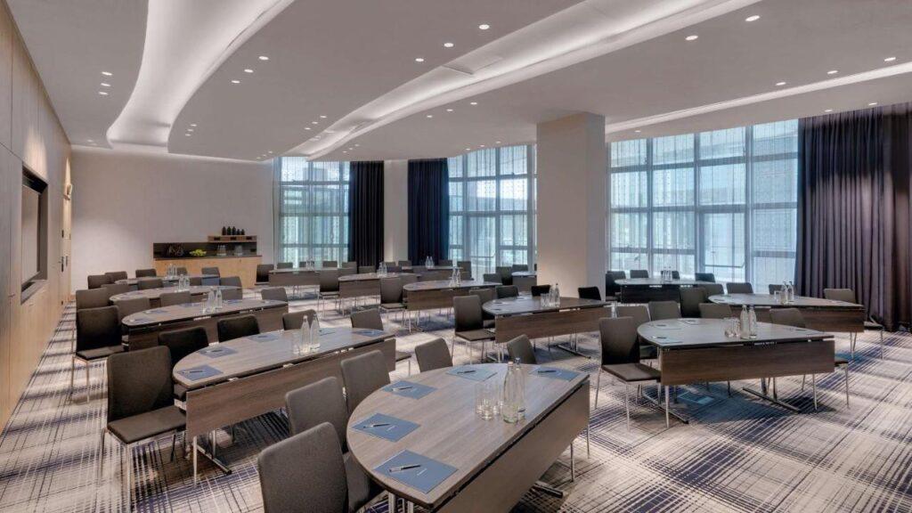 hilton-munich-airport-1lieu1salle-meeting.jpg