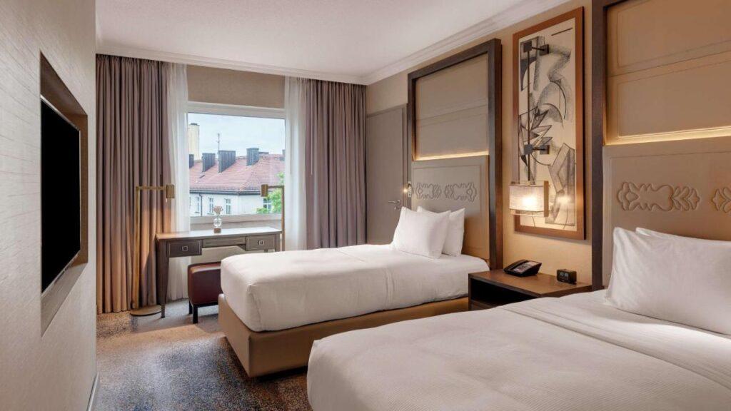 hilton-munich-city-1lieu1salle-meeting.jpg