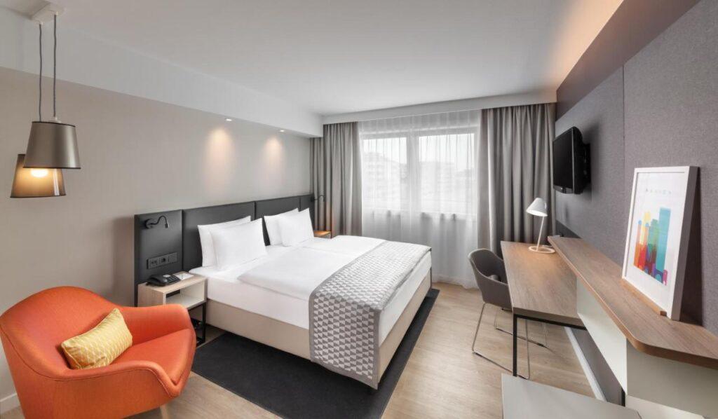 holiday-inn-munich-centre-1lieu1salle-evenement.jpg