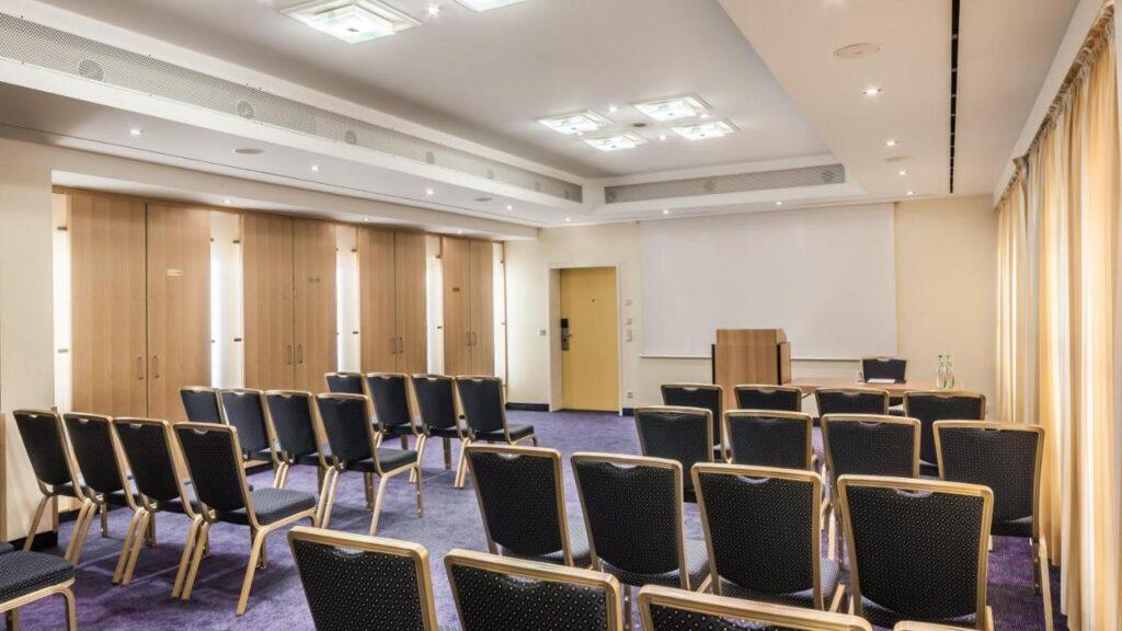 holiday-inn-munich-south-1lieu1salle-reunions.jpg