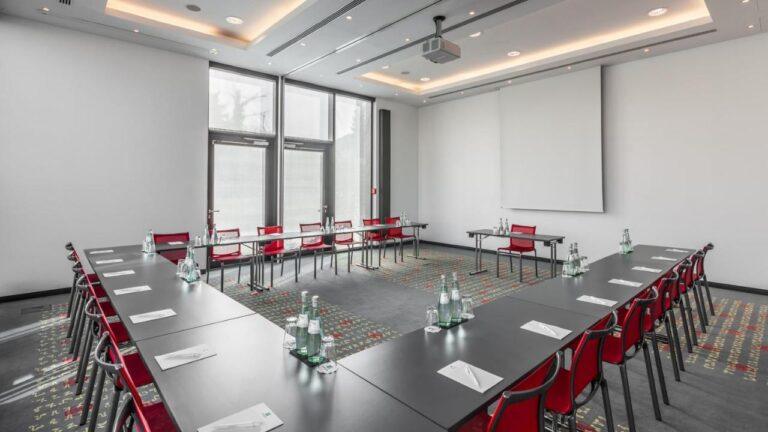 holiday-inn-munich-westpark-1lieu1salle-reunions.jpg