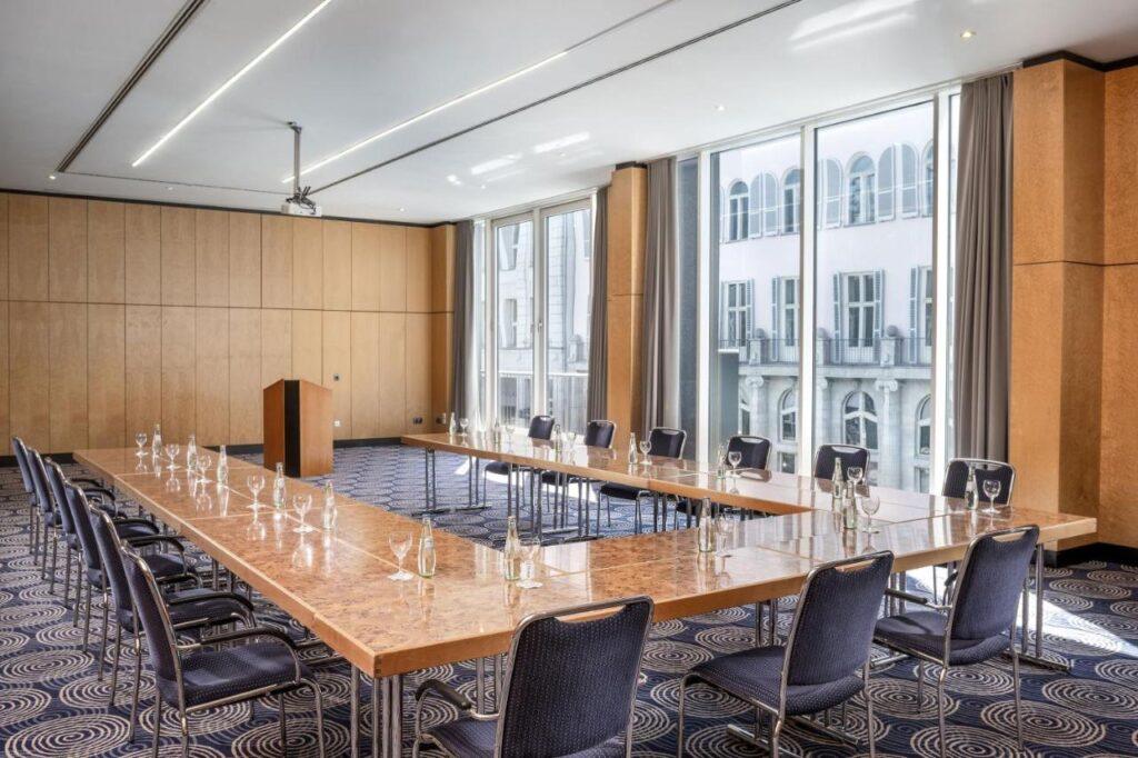 maritim-proarte-berlin-1lieu1salle-meeting.jpg