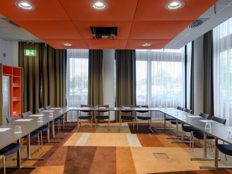novotel-aeroport-munich-1lieu1salle-seminaire.jpg