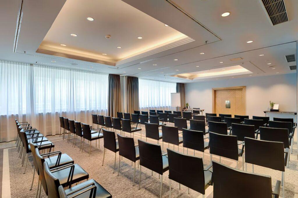 park-inn-berlin-alexanderplatz-1lieu1salle-meetings.jpg