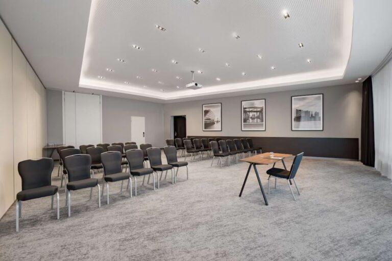 radisson-blu-hambourg-airport-1lieu1salle-reunions.jpg