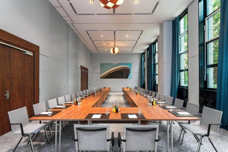 sheraton-berlin-esplanade-1lieu1salle-seminaire.jpg