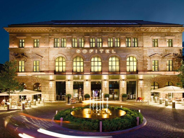 sofitel-munich-bayerpost-1lieu1salle-event.jpg