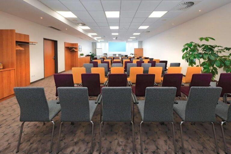bw-ib-friedberger-warte-1lieu1salle-meeting.jpg