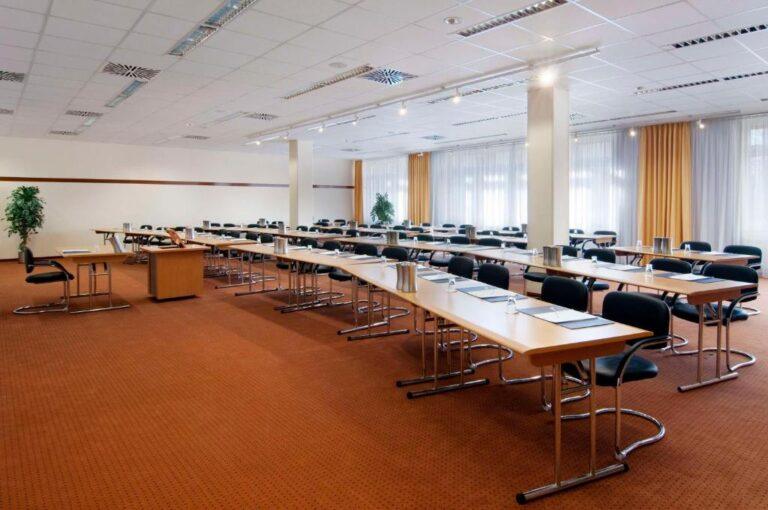 bw-macrander-dresden-1lieu1salle-meetings.jpg