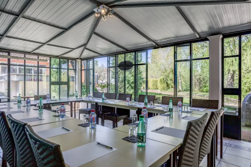 domaine-de-la-petite-isle-isle-sur-la-sorgue-salle-seminaire-3_7554.webp