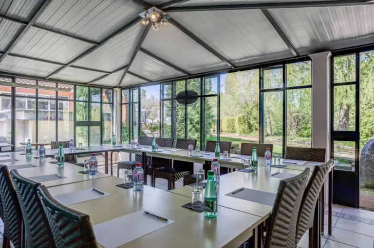 domaine-de-la-petite-isle-isle-sur-la-sorgue-salle-seminaire-3_7554.webp