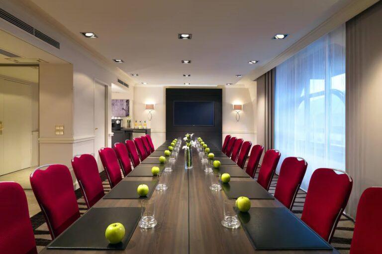 hambourg-marriott-1lieu1salle-conferences.jpg