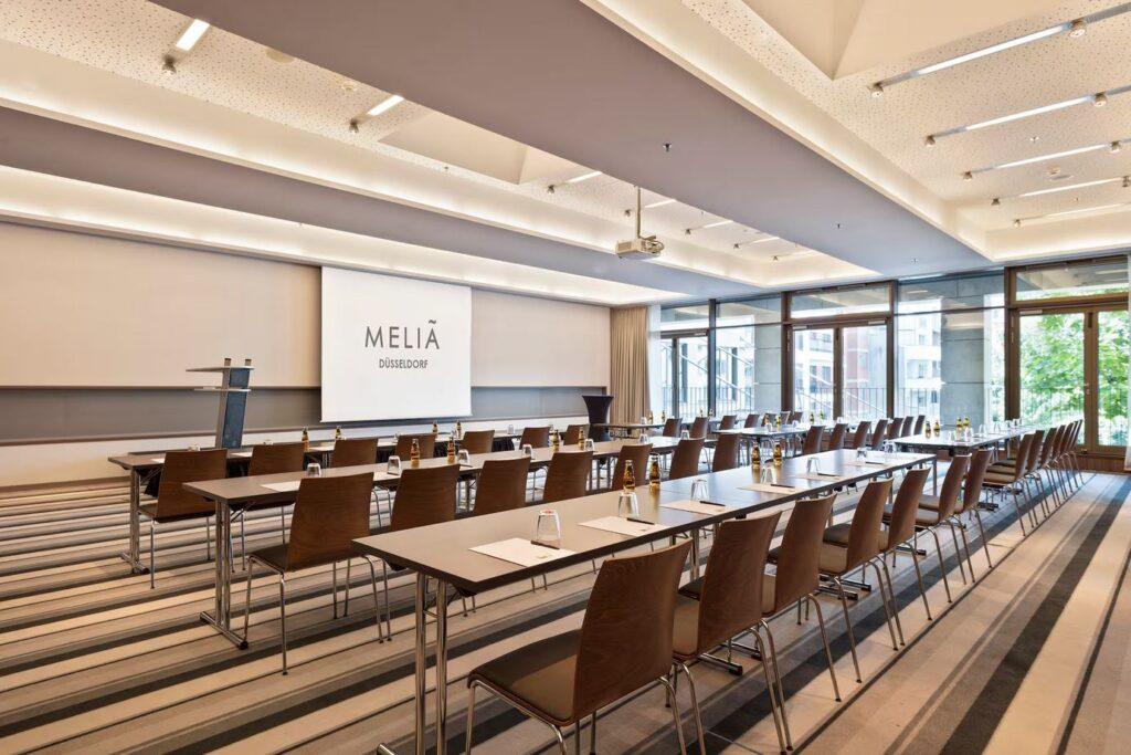 melia-dusseldorf-1lieu1salle-reunion.jpg