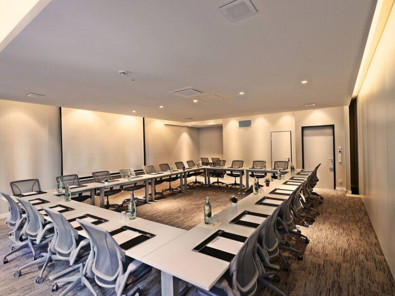 https://www.accorhotels.com/8115