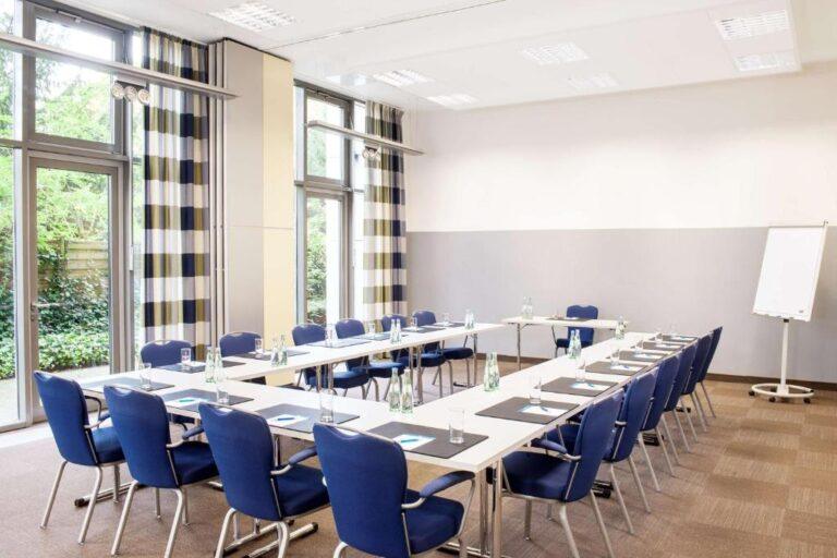 nh-francfort-niederrad-1lieu1salle-meetings.jpg