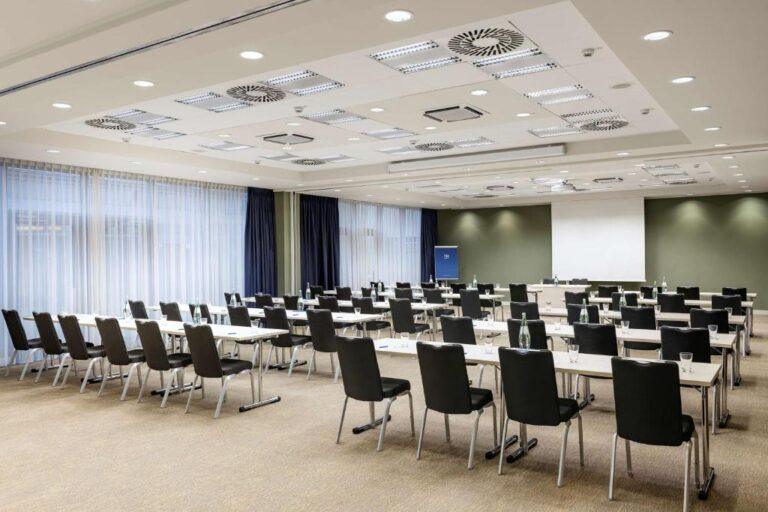 nh-koln-altstadt-1lieu1salle-meetings.jpg