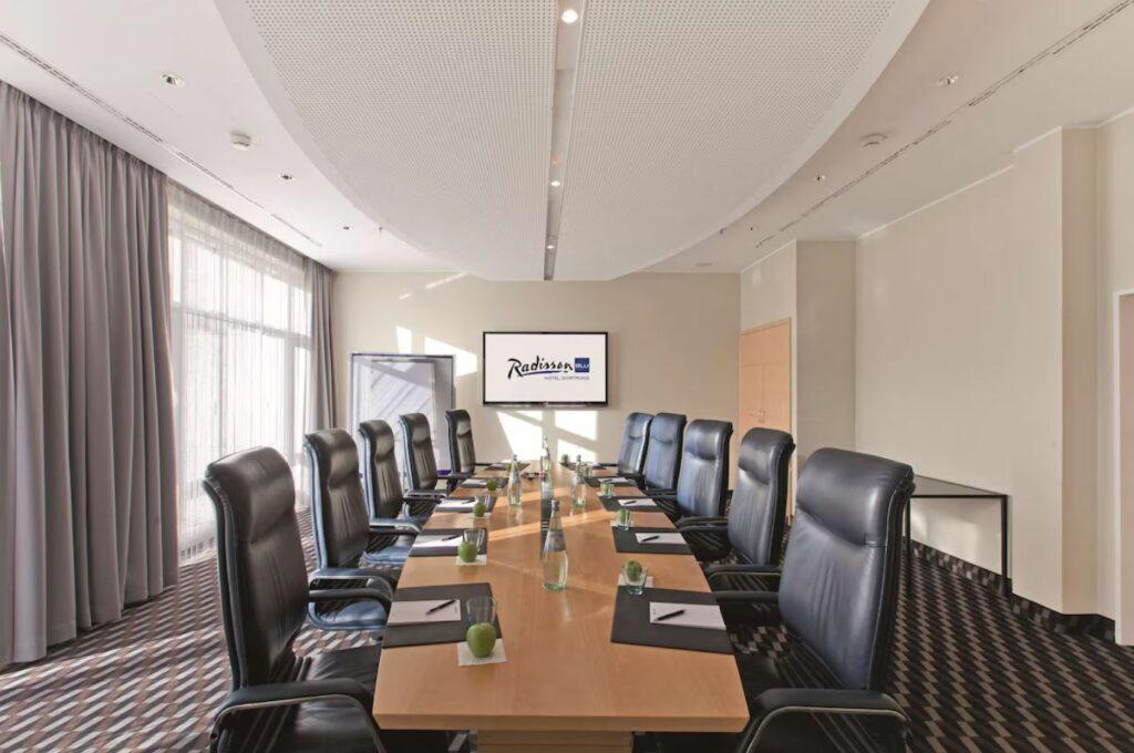 radisson-blu-dortmund-1lieu1salle-reunion.jpg