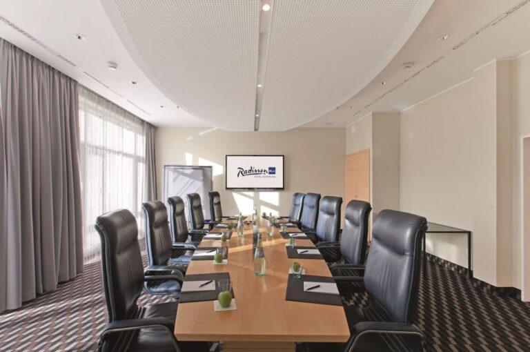 radisson-blu-dortmund-1lieu1salle-reunion.jpg
