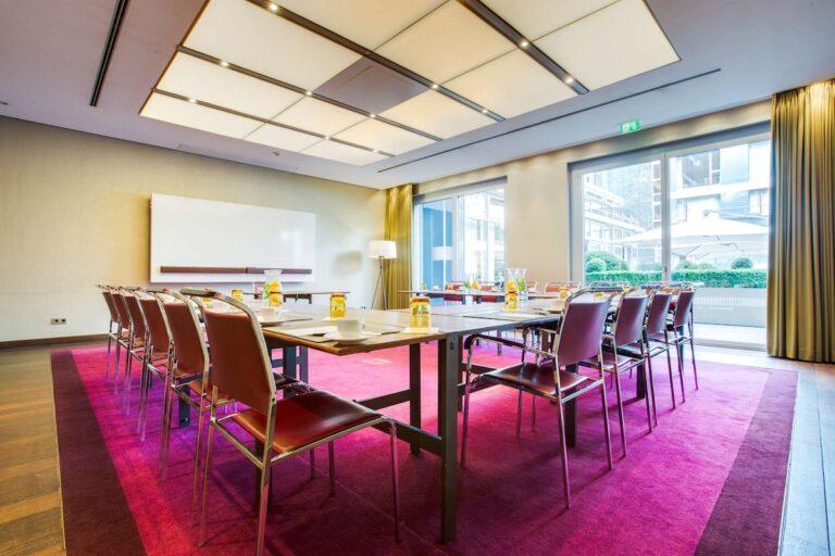 radisson-media-harbour-dusseldorf-1lieu1salle-reunion.jpg