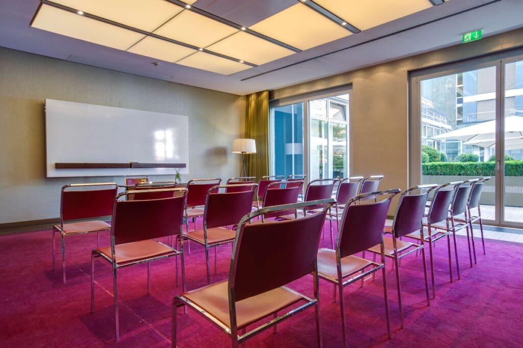 radisson-media-harbour-dusseldorf-1lieu1salle-reunions.jpg