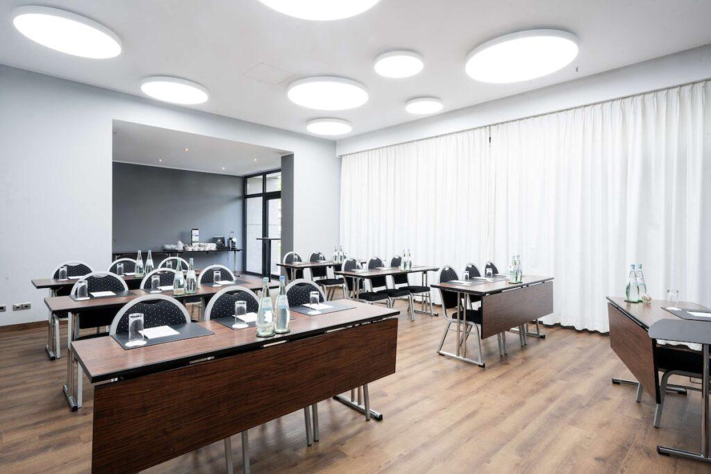 radisson-scandinavia-dusseldorf-1lieu1salle-reunions.jpg