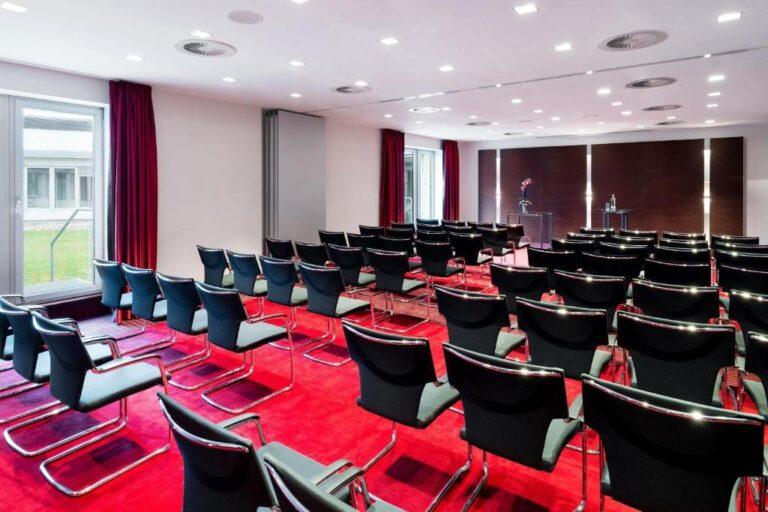 sheraton-dusseldorf-airport-1lieu1salle-meetings.jpg
