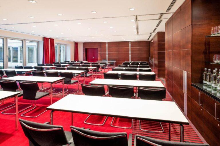 sheraton-dusseldorf-airport-1lieu1salle-reunion.jpg