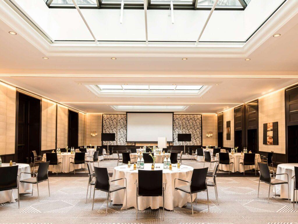 sofitel-francfort-opera-1lieu1salle-meetings.jpg