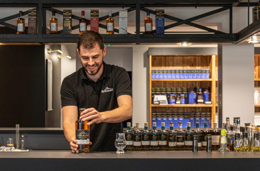 Bar-boutique-scaled-1.jpg