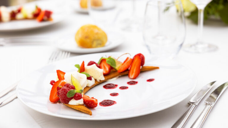 Dejeuners-et-Diners-Newcap-Event-Center-3-2-scaled-1.jpg