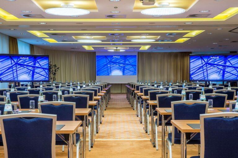 radisson-blu-karlsruhe-1lieu1salle-meeting.jpg