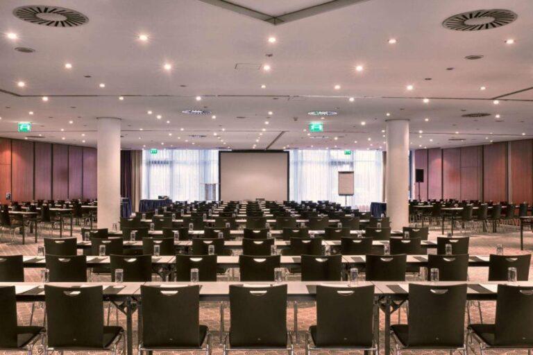 ramada-wyndham-dresden-1lieu1salle-meetings.jpg