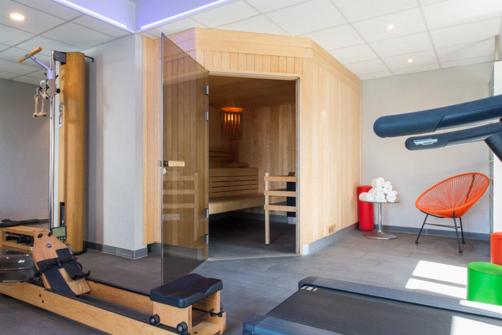 NOTRE-SALLE-DE-SPORT-AVEC-SAUNA-scaled-1.jpg
