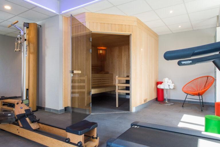NOTRE-SALLE-DE-SPORT-AVEC-SAUNA-scaled-1.jpg