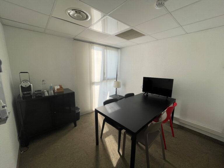 Petit-bureau-scaled-1.jpg