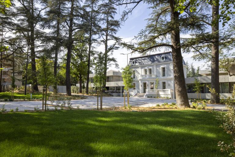 16A4487-facade-hotel-villa-castellane-bd.jpg