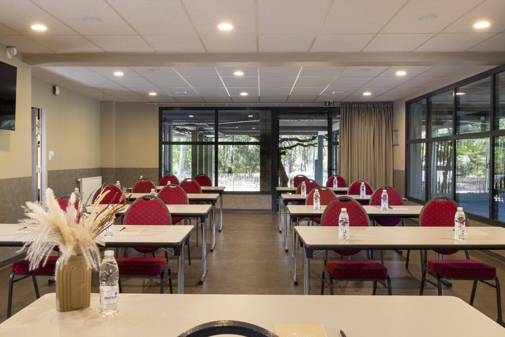 Salle-Banc-DArguin-Classe.jpg