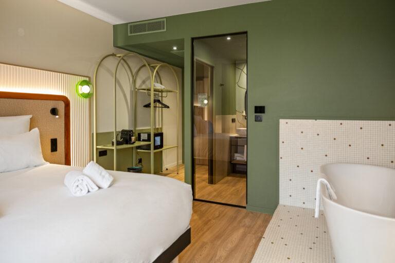 CHAMBRE-DELUXE-scaled-2.jpg