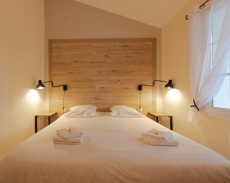 chambre-du-bas-lit-de-face-T4.jpg