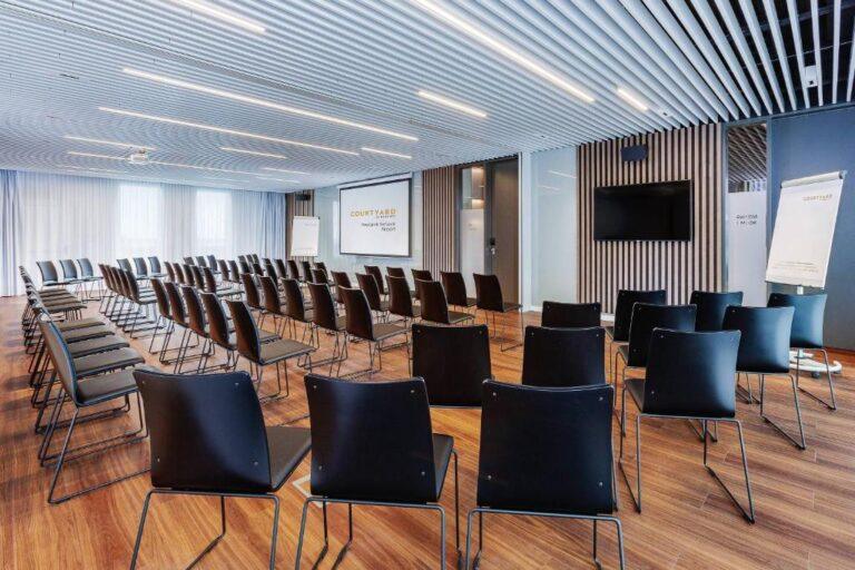 courtyard-marriott-keflavik-1lieu1salle-meetings.jpg