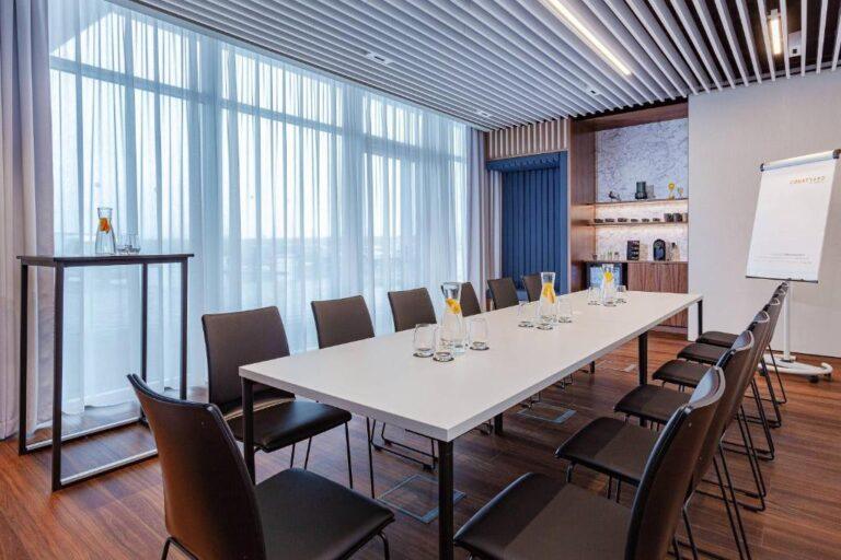 courtyard-marriott-keflavik-1lieu1salle-seminaire.jpg