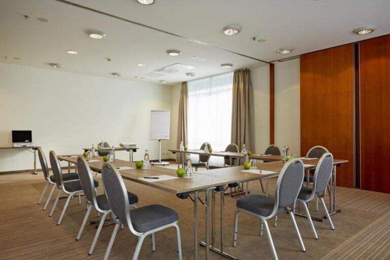 h-stuttgart-herrenberg-1lieu1salle-reunions.jpg