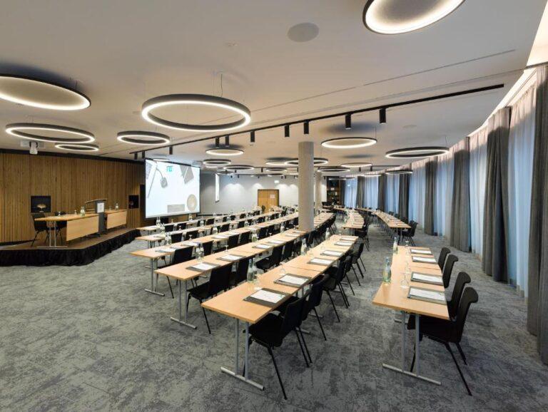 holiday-inn-stuttgart-1lieu1salle-meetings.jpg