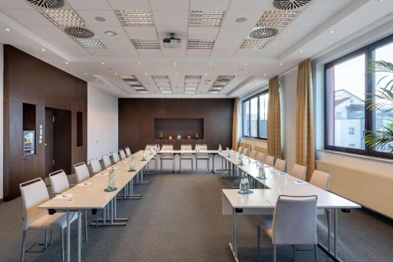 nh-stuttgart-airport-1lieu1salle-meeting.jpg