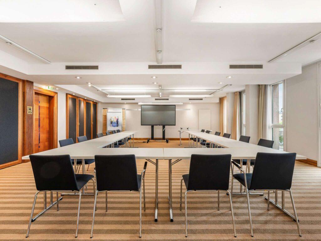 novotel-freiburg-konzerthaus-1lieu1salle-meeting.jpg